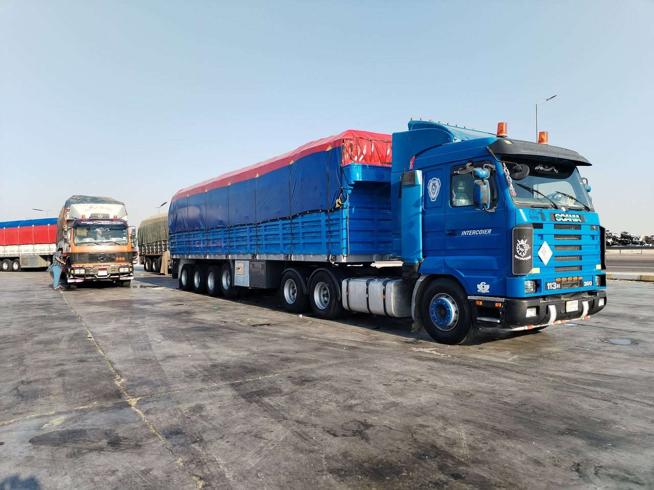 إسكاني للبيع مكينه ١٣ طخم تايات سنويا جديده بسمي رقم بصره مكانها الموصل السعر ٣٢٥ ثلاث شدات وا ٢٥ورقه رقم التلفون ***********
