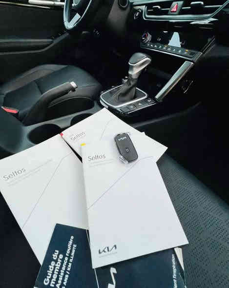 السلام عليكم (للبيع فقط بدون مراوس )
كيا سليتوز ( وارد امريكي ) موديل ( 2021 ) لون جويتي  
 ( ماشية ٢٩ الاف ) ( بدون ايرباك) 
ضرر السيارة جاملغ امامي بدون دواخل  ٣ قطع كلير امريكا 
 السيارة بدون تبديل 
السيارة جديدة بمعنا الكلمة واحلى من الصور 
رقم اربيل الجديد رقم الماني
بسم شركة  تريد وكاله او تحويل مظمون100‎%‎
( موصفات السيارة ) 
فتحه سقف سلايد روف 
بصمه تشغيل 
بصمه ابواب 
تشغيل عن بعد 
نقطه عمياء 
اشاير بالمري 
لايت لد 
بكلايت لد 
دفع رباعي فور ويل درايف
محرك 2000 دوش بدون دوانز
رادار امامي مانع تصادم
صندوك بصمه
داخل جلد
شاشة حجم كبير + خزن ميموري 
نضام car play لعرض الهاتف والخرائط
رادار توقف ذاتي ٣٦٠ 
اضائه داخليه لد لمس 
تبريد لمس 
تحديد مسار قياده ذاتيه 
تبريد قطعتين 
تدفئه كشنات 
تدفئه ستيرن  جلد 
كشنات جلد 
كامرة دوارة
نضام الانحدار الجبلي
اطفاء ذاتي عند التوقف السيارة
ثلالث وضعيات قيادة
مانع تصادم
نظام كروز ذكي يقلل ويزيد السرعة حسب السيارة في
فول تحكم ستيرن   
نضام اوتو لايت يعني العالي يشتغل بل ضلمه اوتو
شاشة عرض الاعطال  
سيرفس كامل دهن + فلاتر
ويل كب حجم جبير مشيف
دسكات خلفي امامي 
 كتلوكات الشركة سبير وفلينة الشركة
السيارة جاهزة بدون اي نقص واي مصرف مابيها  
مكاني بغداد
الهاتف ***********
