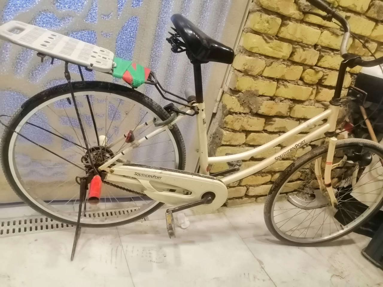 السلام عليكم  بسكل للبيع حجمه 26 مكاني كوت  والسعر 90 قفل 80 اتصل على هذا الواتساب ***********
