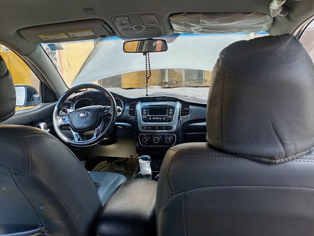 السلام عليكم كيا سورنتو موديل 14وارد امريكي 
كير محرك فول السيارة رقم بغداد حادثه بس دعاميه اماميه فقط ومكفوله كفاله  ماشيه 109 الف حقيقي 
تخم تاير مكينه مامفتوحه ناعمه وحلوه السعر 145 وبيه مجال مكاني بغداد المشاهده رقم ***********
