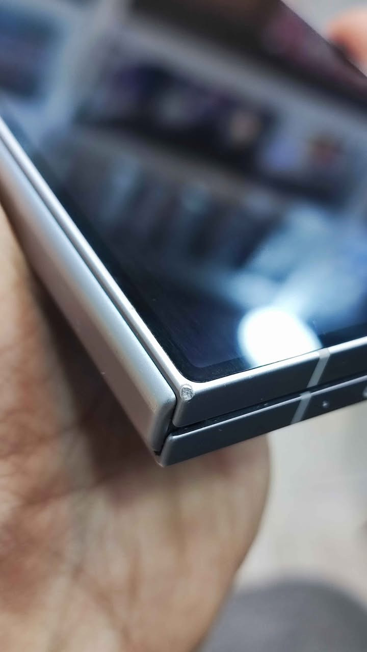 كلاكسي زد فولد 6 ذاكرة 256 كيكا رام 12 مستعمل قليل ومع كامل الغراض مكاني كركوك رقم الهاتف #*********** كركوك, العراق
