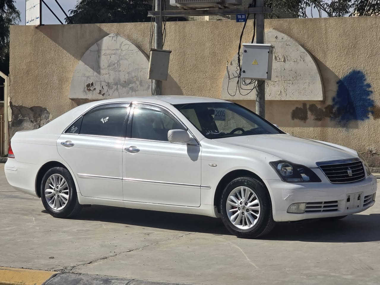 2005
مووس 
گيروو مةكينة بجووك 180
2دووگمة 
شاشة تةبريت ساردوو گةرم بةسراوة 
1بارجة بؤياخ ئةورووبا 
4تايةو ويلي لؤك 
سعري 61مةجاليكي كةم 
شوين كةلار 
***********
