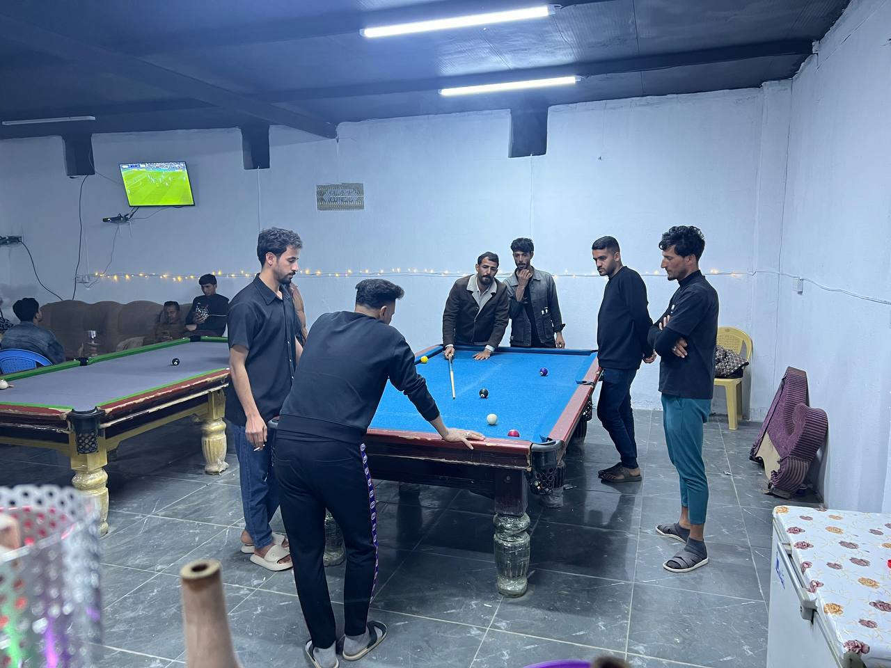 عله بركة الله تم افتتاح كوفي فاخر 👍بليارد ناراكيل بانواعها وبافضل النراكيل 👍وبث جميع مبارايات الريال وبرشلونه وبافضل دقه متواجدون من8صباحا لل1ليلا العنوان الخميسيه 👍قرب مدرسة اليرموك واهلا وسهلا بلجميع حياكم الله @@***********
