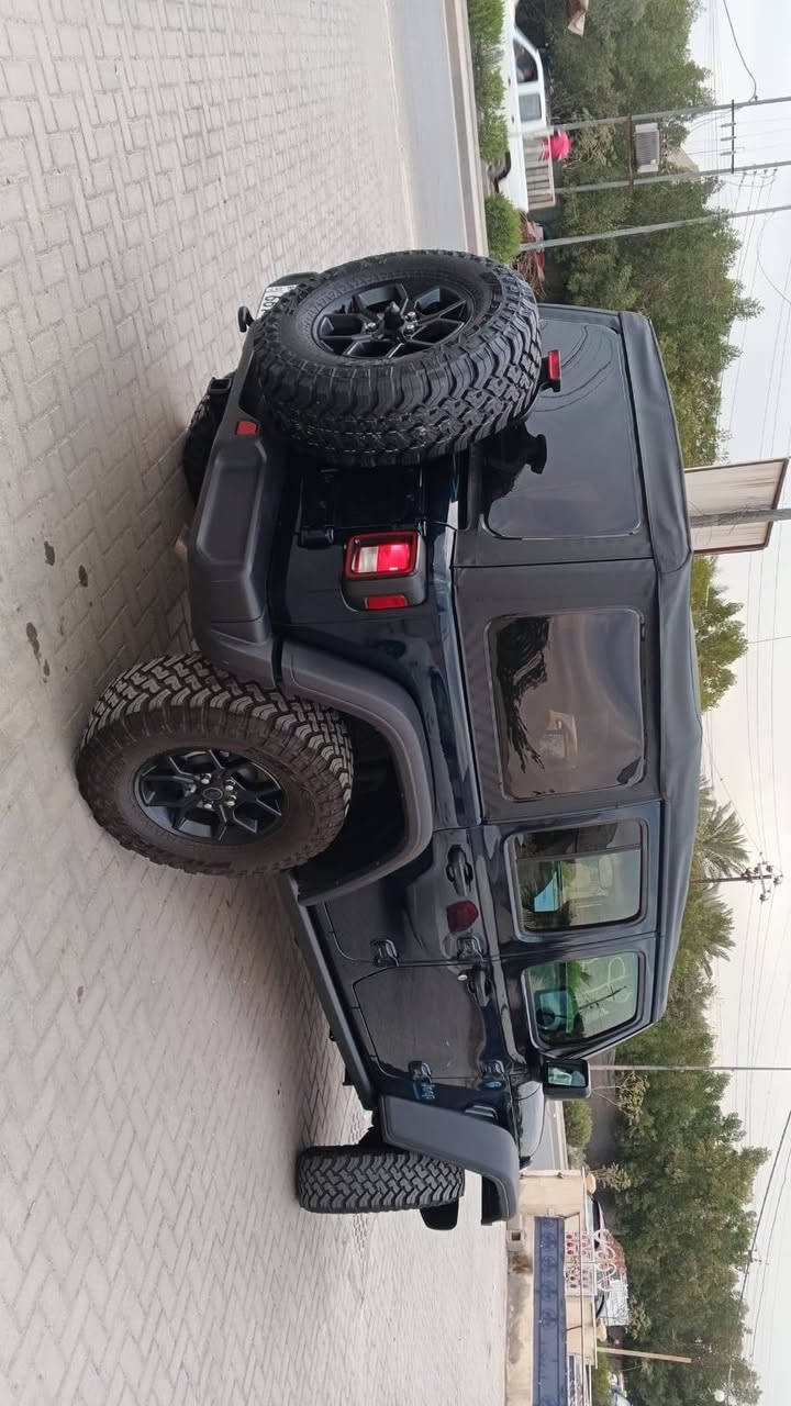 السلام عليكم
للبيع
جيب لانكلر موديل 2025   4x2
محرك4سلندر ثلاث انظمه
المسافه المقطوعه3 آلاف ميل
صورة الحادث مرفقه مع الصور 
مكان السياره بغداد البياع 
***********
***********
