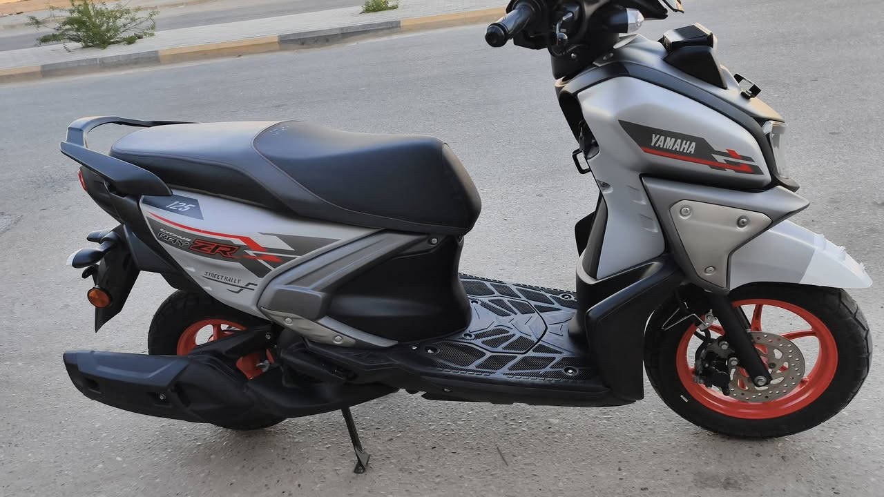 زت ار ٢٥  وكاله ومكفوله كلك مو اوراق نضافه ماشاللله
سعره٢٣٠٠ وبيه مجال
***********
