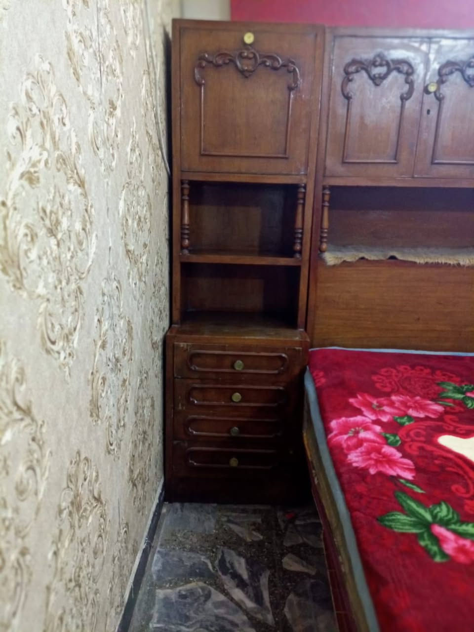 السلام عليكم غرفه نوم كامله للبيع صاج عراقي السعر 350 وبيهه مجال للتواصل ***********
