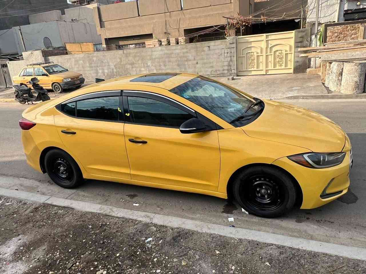 سلام عليكم
للبيع النترا موديل ١٧ رقم بغداد
ماشية ١٣٠ لف
ضرر السيارة باب السايق بي بارد
وبيه تصليح بل حوض
فول مواصفات
حجم المحرك 2000 دوش
السعر 128 وبيه مجال بسيط
مكان السياره بغداد حي العامل
اتصال على هذا ***********
غير متواجد عل فيس
