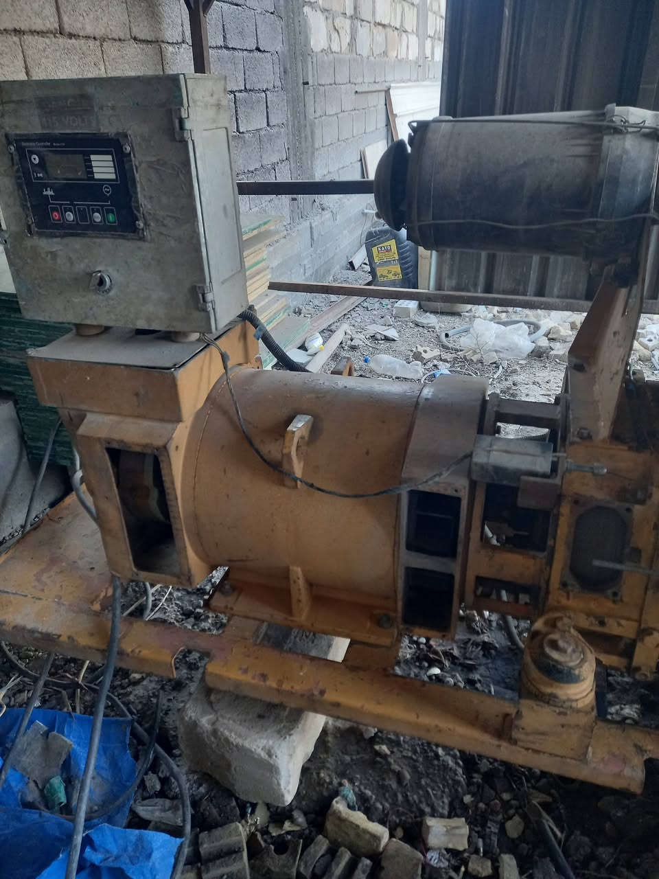 مولد دويز الماني ٤بستم ٤٠كيفي سيت بلاد تشغيل واطفاء اوتو السعر ٣٢ بيه مجال الشراي يتصل ***********   ***********
