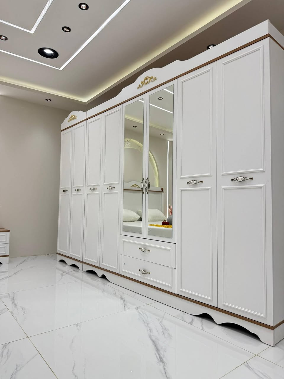 يعلن. معرض رويال للغرف التركيه عن 

توفر غرف نوم  بكافه الاحجام والاشكال 

     
نقدا وبتقسييييييط 📣  عن طريق ماستر كارد الرافدين مقدمه او بدون 
   
صيانه مجانية سنه🎉

نقدا وبتقسييييييط💲

نقدم لكم تجربة البيت الأروع ومنزل الاحلام

• صنعت لتلبية جميع أحتياجاتكم متوفر الان موديل صناعه تركيا فاخره جدا 
• 

• النقل والشد مجاني داخل الحله 🚛🚚

للأستفسار يرجى مراسلة الصفحة او الأتصال على الأرقام التالية :

***********

***********
