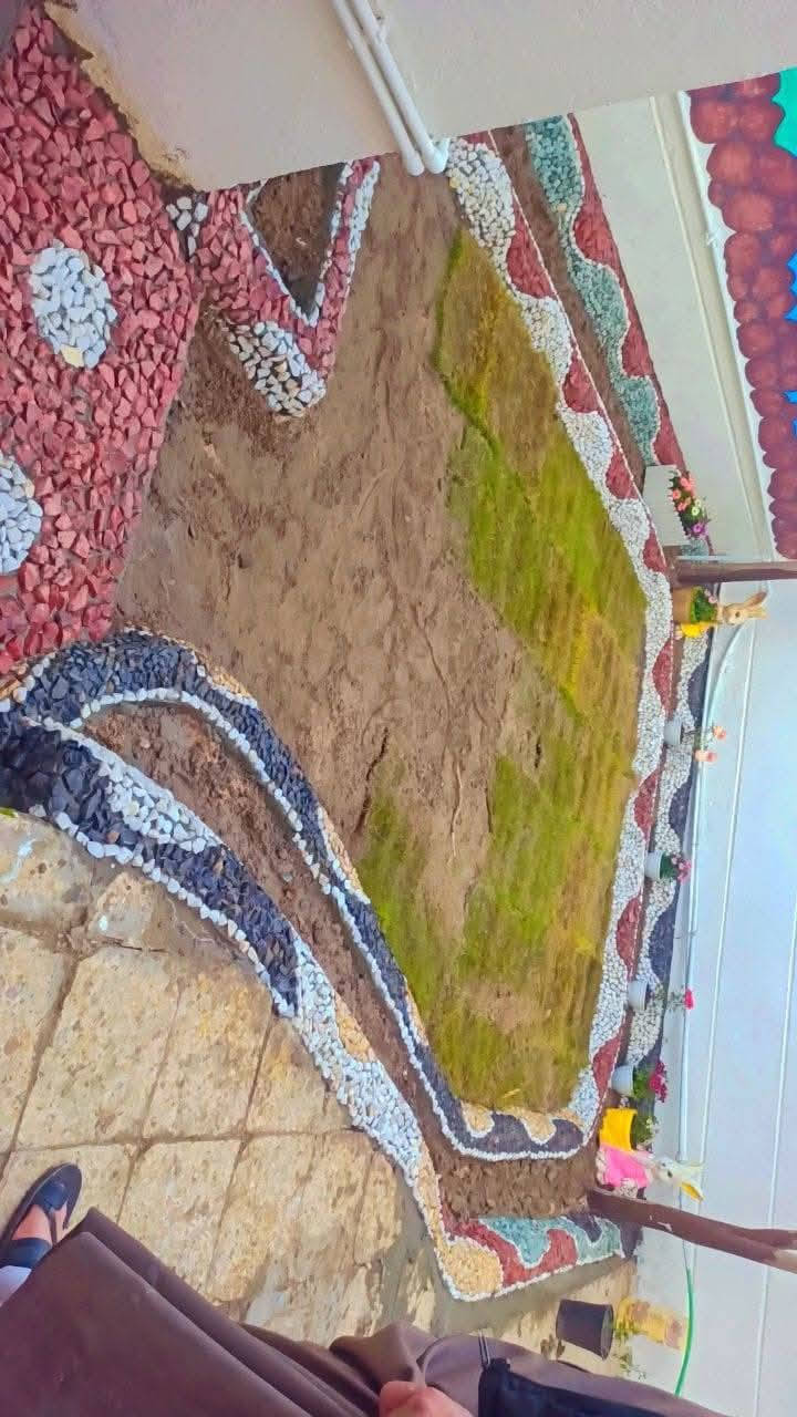 حسن لديكور ***********
عمل ديكورات درجه اولى نقشات شلال نافوره وبأسعار مناسبة
