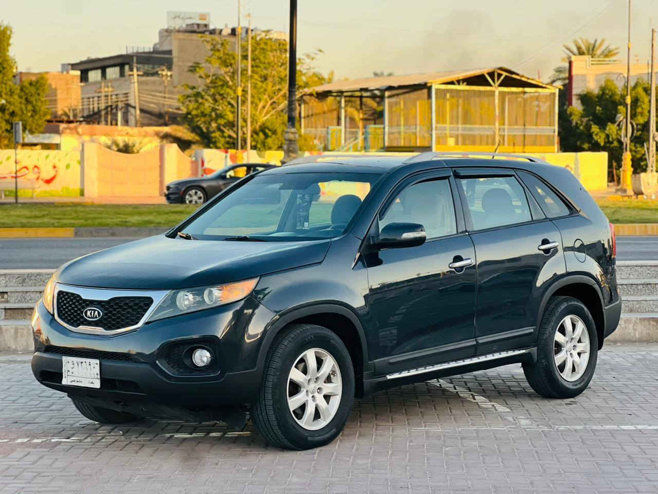 السلام عليكم للبيع كيا سورنتو موديل2013وارد أمريكي حادث جاملغ وبنيد وبيها باب صبغ سياره جديده وجاهزه مواصفات كأمره دوار حساسات امامي خلفي  شاشه تحكم ستيرن اشاير بلمري قطعتين تبريد رقم بغداد باسمي سياره اي نقص مابيه كير محرك حداديه تخم تاير جديد تبريد تدفئه ماشيه88حقيقي عنوان السياره كربلاء المقدسه السعر118مع مجال قليل للشراي للاستفسار اكثر اتصل***********
