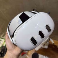 ميتا كويست 3  ذاكره/512  بطاريه اضافيه تكفي ساعة  سير اضافي m3 pro قاع...
