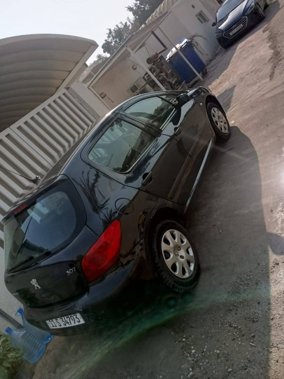 بيجو ٣٠٧ موديل ٢٠٠٦ للبيع
مكينه ١٦٠٠
تبريد شغال 
كهربائيات كامله
مكينه نضيفه
كير نضيف
كامله مدامه من كل النواحي
هزة جديده
السنوية بأسمي ل٢٠٢٨
المكان بغداد الثعالبه
الرقم ***********
موجود واتساب و اتصال
السعر 48 وبيها مجال حك الجية
