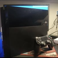 بلي 4 فات مع جوستك عدد2  مع قرص GTA5 مشكتلة الوحيدة قاعدة الـHDعطلانة ...