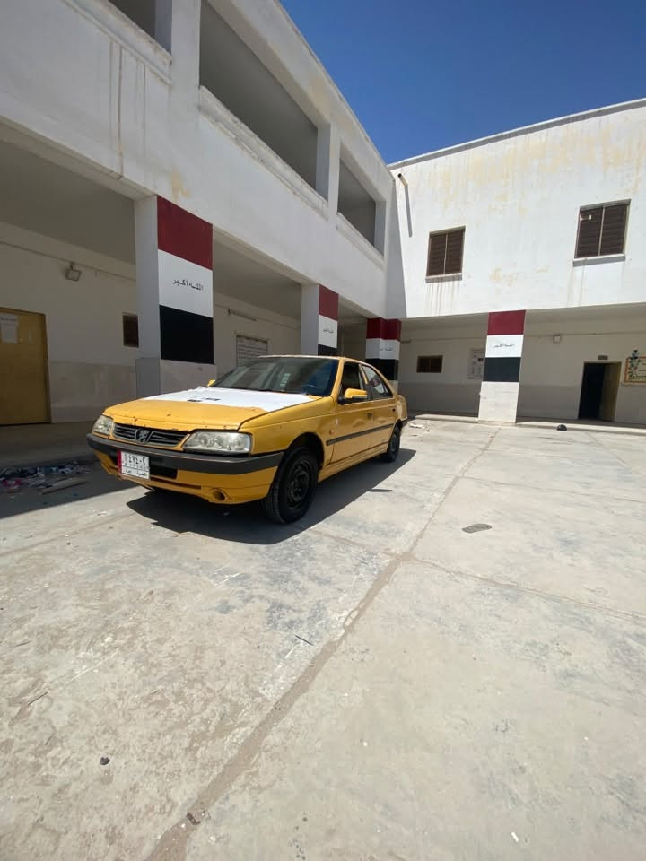 بيجو 405مديل 12
سياره مكينه وكير وحداده بل كارتون 
فقط صار يومين تشتغل وتضرب چيلات 
اكفل المحرك ولكير سياره كلش حلوه 
التبريد طار الغاز المنضومه كلها جديده ولكمبريسر مكفول 
سياره راعيها موجود 
السياره يرادلها ترتيب بسيط   السنويه منتهيه ب2025
هاي كل التفاصيل السعر ١٤وبيها مجال كلش بسيط
مكاني بصره جزائر ***********
