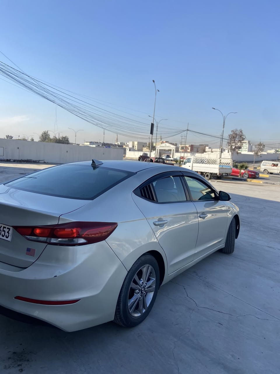 النترا للبيع 2017
لون شمباني 
داخل لونين 
مواصفات تحكمات استيرن شاشه 3انظمة قياده
ضرار جاملغ خلفي وباب اصلي نفس ألون امبدل 
ملاحظة بيها بخار لاصرف ولانفخ 
كير شرط محرك شرط 
***********
السعر125وبيها مجال
