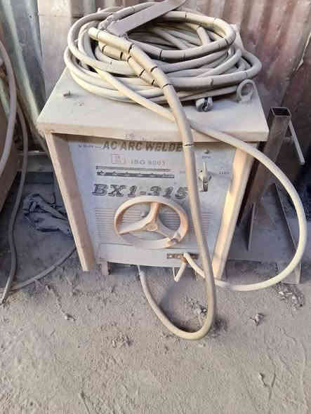 سلام عليكم عندي كتر للبيع ومكائن لحيم عدد 2 تشتغل 320 و220 ومكص مال ابليت او راسطه الكتر شغال والمكائن شغالات ***********
