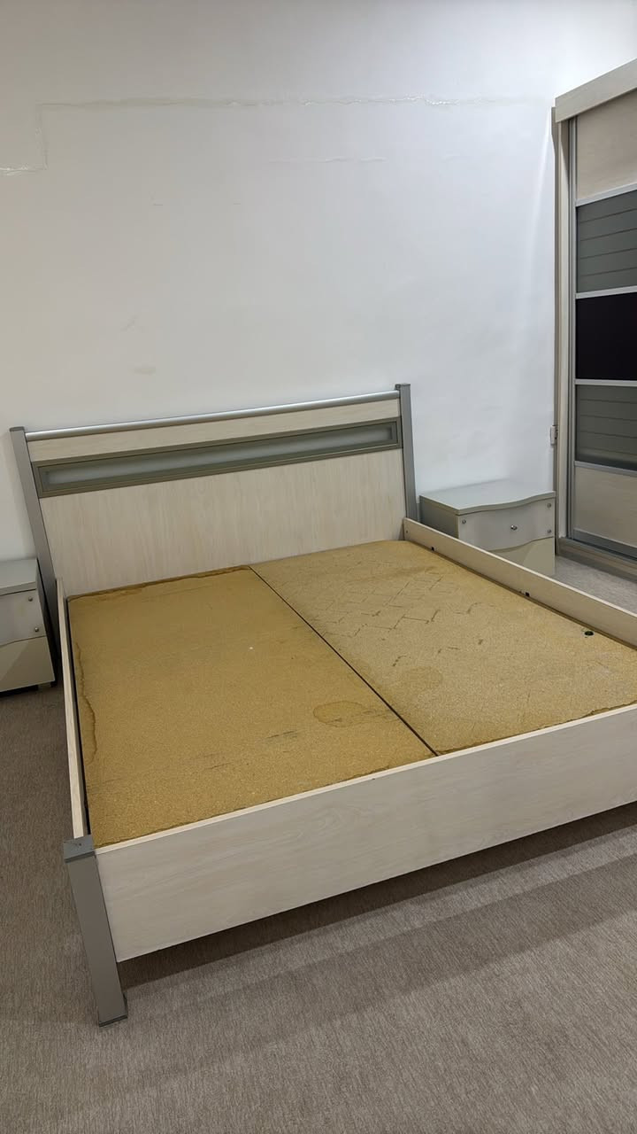 ئەم تاخم نوستنە لۆ فرۆشتن دەرگای داری تورکی ئەسل لۆی بەکار هاتووە لە تورکیا (شوێن هەولیر)٣٠٠ هەزار


**إذا كنت صاحب هذا الإعلان وتريد حذفه لأي سبب، رجاءا أرسل رسالة إلى الدعم الفني**