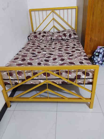 سلام عليكم عندي جربايه نفر ونص للبيع مع الدواشك السعر 125 المكان الشعلة ***********
