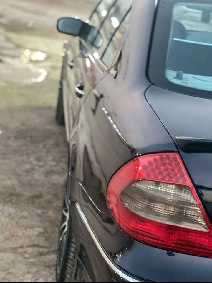 سلام عليكم مارسدس 211 السياره فول مواصفات مكفولا من ضربه موديل 2003  محرك 6سلندر رقم  السياره سليمانيه موقع السياره بغداد شعب الاستفسار علا رقم علا واتساب ***********
