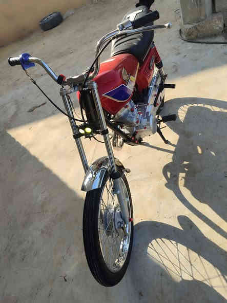 دراجه للبيع شاصي اوراق كامله اصولي  تعمير كله 25. شلامجه اصلي     ما مفتوحه لايت باتري جدد دراجه كارتون شرط معدل وفصله سعره 675وبيه مجال. مكان شطره *********** بيه واتساب
