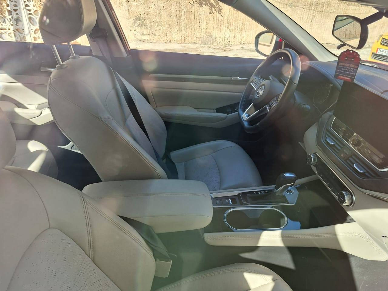 سيارة نيسان التيما فئة sl موديل ٢٤ للبيع رقم بغداد ماشية ١١٥٠٠ km هزة ورقم جديد السعر ١٧٥$ للتواصل مع الرقم ***********
