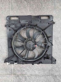 للبيع مروحة دوج كرفان مع الفيشة نظيفة جدا بدون كسر السعر: 80 الف 07706...