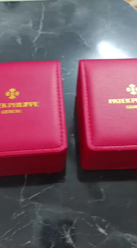 طلعلتي ساعتين باتك فلب ماستر كوالتي اصلي
يبيعون الوحده بالسوك ٥٥ الف 
اني ابيعهن اثنينهن ب ٦٥ الف مع التوصيل


**إذا كنت صاحب هذا الإعلان وتريد حذفه لأي سبب، رجاءا أرسل رسالة إلى الدعم الفني**