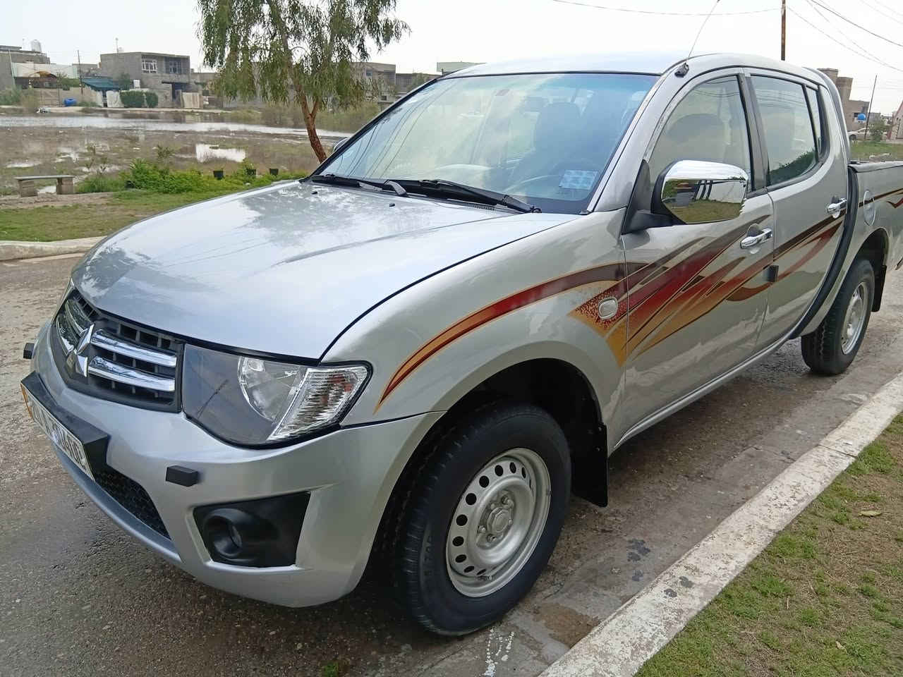 ميسبوشي ٢٠١٠
صبغ عام 
ضرر تكمه باب وشويه من قماره 
اثر سقوط شجره 
باقي مكفول 
*********** 
ديالى بعقوبه للبيع ٧٨ ورقه وبيها مجال بسيط
