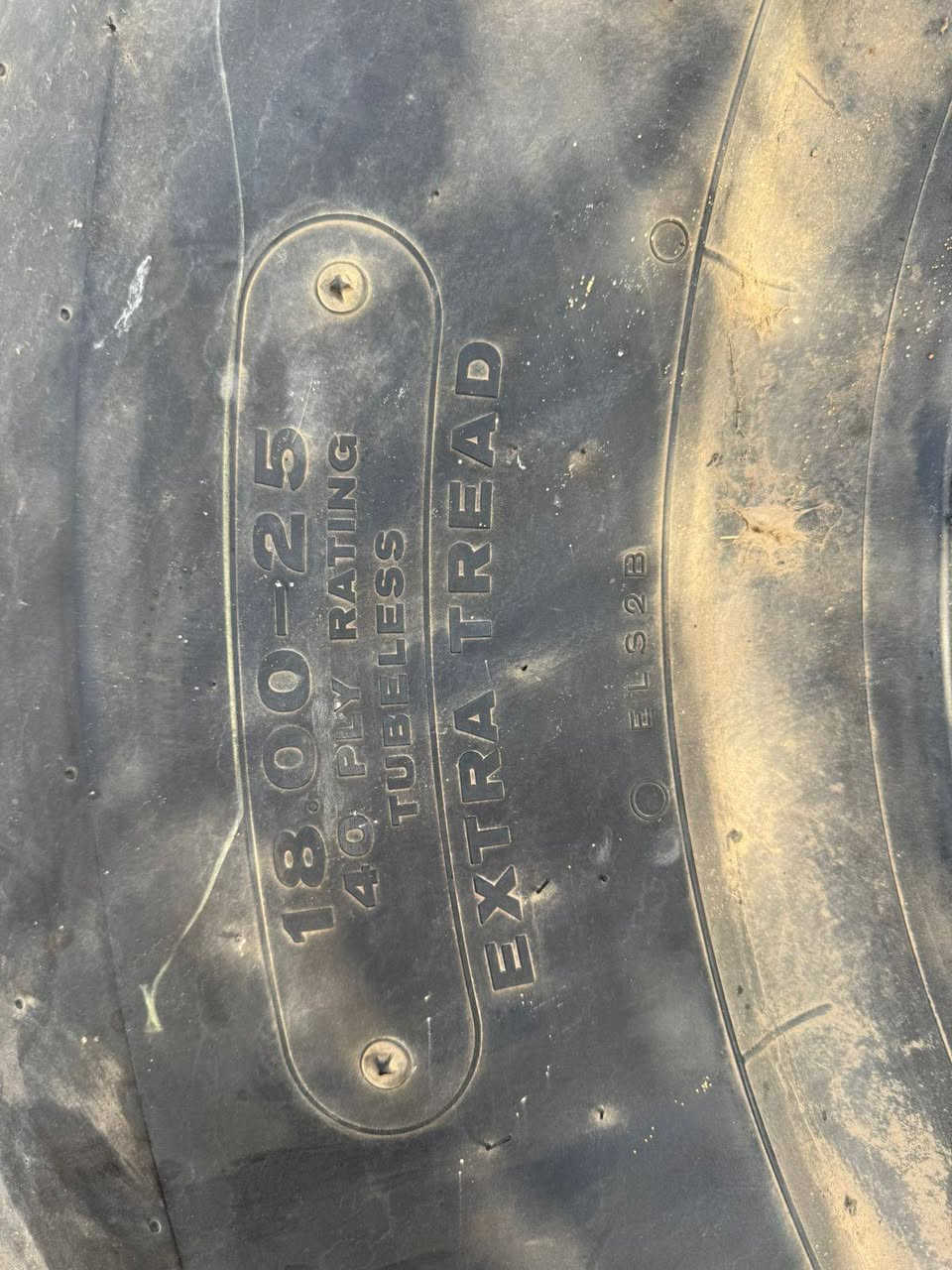 للبيع تاير شفل حجم 85 
1800-25
برجستون ياباني 40قاط
***********
***********
