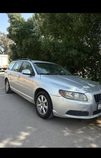 فولفو 2011 السيارة مكفولة من الصبغ بيها فقط شبر بالبنيد  كير مكينة كلش...