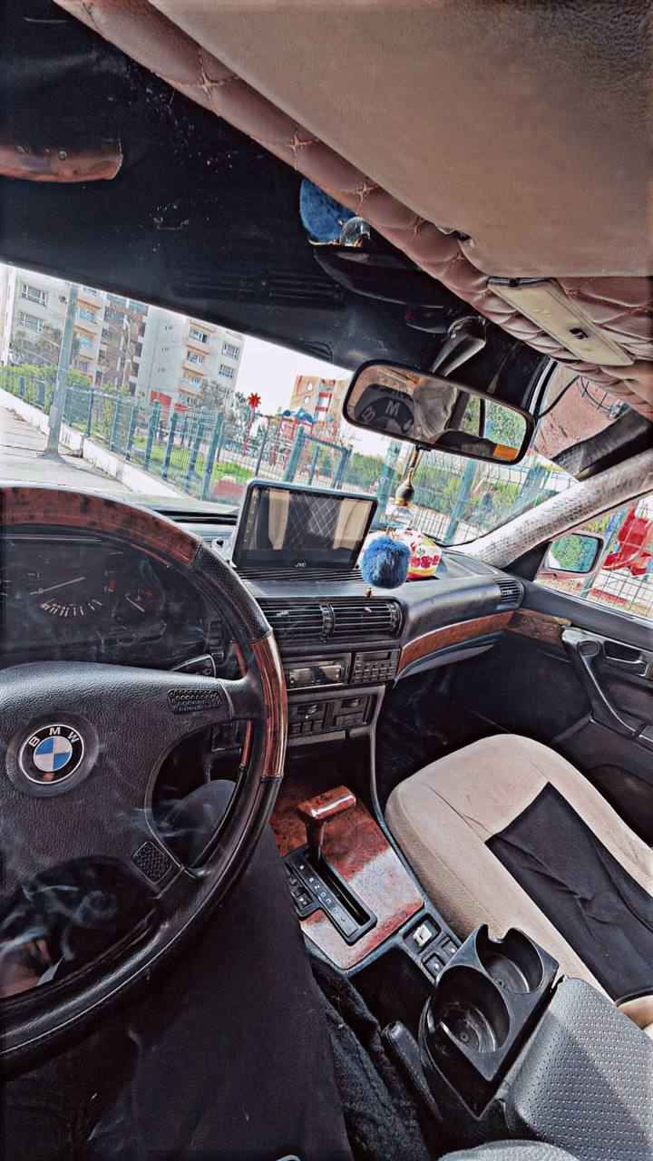 السياره مابيهه اي عيب نقصهه شي واحد بس نقصهه ارفلو بس لأن السياره بس ع سلولي تخربط فقط ب 25 ورقه وللعلم السياره ارم عضم عاج يعني بس كردستان وهاذ رقمي *********** Singapore
