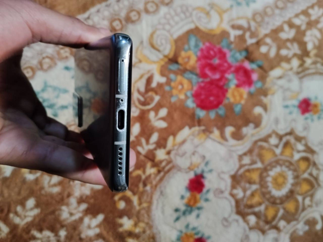 السلام عليكم
هواوي P40 برو 5G
جهاز فلاكشب معروف ذاكره 256 رام 8
ببجي 90 فريم
كامرات جبارة زوم 50X
تصوير فيديو 4K 60
مقاوم للماء والغبار
شحن سريع 45 واط لاسلكي 25 واط
ضهر كزاز والطار المنيوم 
وبعد بي مواصفات هواي
بس بي فطر بل كلاس مثل ماموضح بالصوره مامثر بكلشي وشرط ضد المي
طبعا خدمات كوكل تكدر كلهن تنزلهن بكل سهوله
السعر 240 الف


**إذا كنت صاحب هذا الإعلان وتريد حذفه لأي سبب، رجاءا أرسل رسالة إلى الدعم الفني**