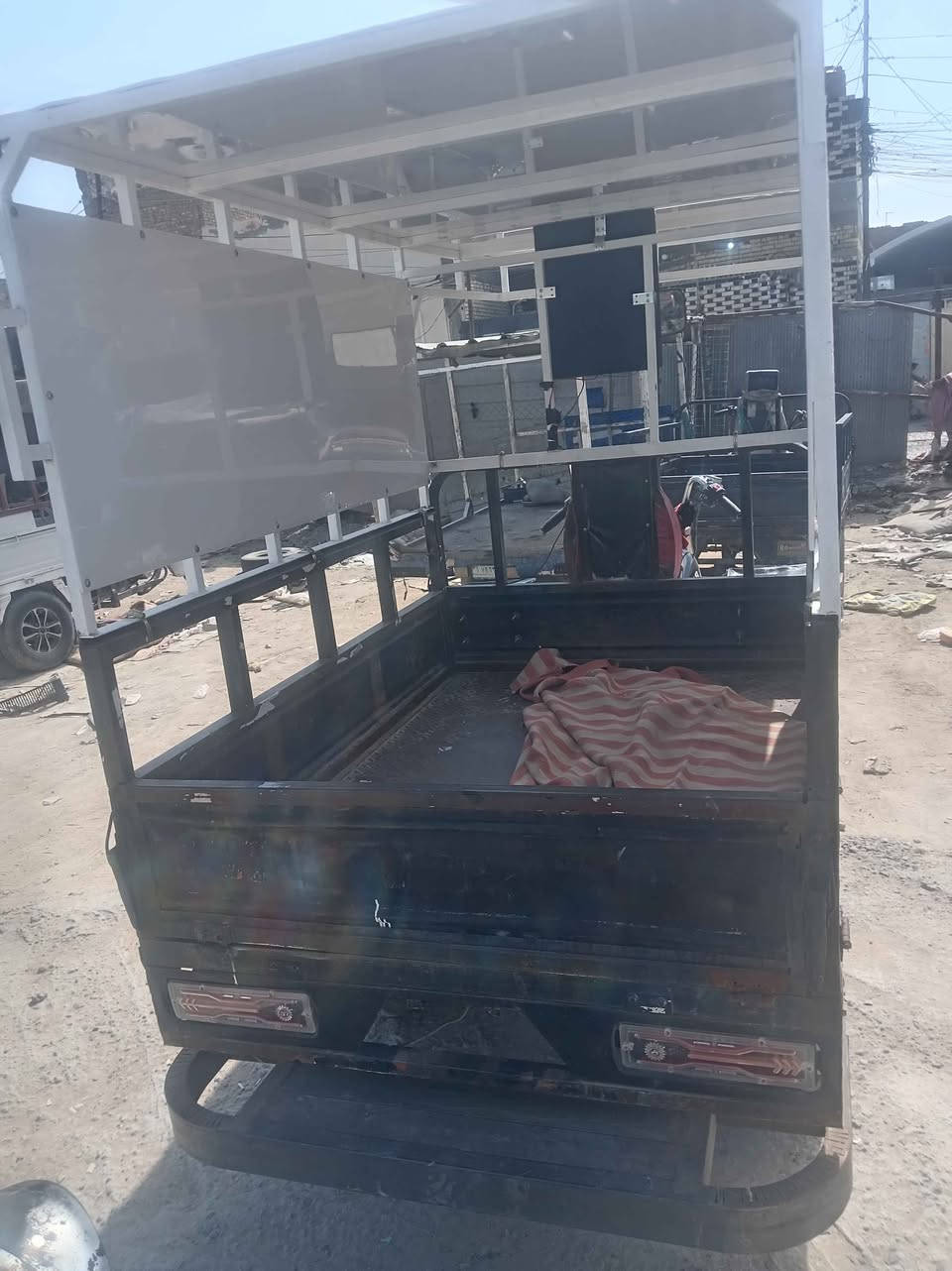 ستوته كلك مكفوله من السرقه اسوي مكاتبه نظيفه كلش مكينه بدي شاصي السعر 850 بيها مجال حك الجيه للاتصال *********** Singapore
