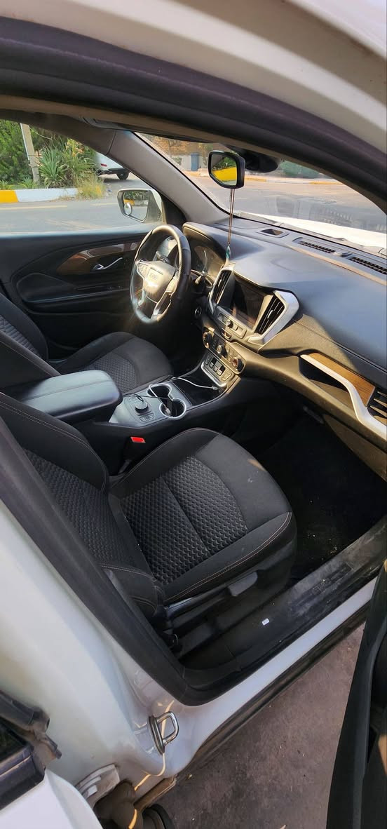 GMC تيران 2020 SLE
رقم القديم ومكان بغداد هـ / ***********
ماشيه قريب 45 الف كيلومتر قابل لزياده
للبيع او مراوس سعر 153 وبي مجال للشراي 
مواصفات 
> مكينه اربع سلندر 1500 توربو تو ويل 
> تشغيل عن بعد 
> رادار تحديد مسار ومانع تصادم
>  هاند بريك بصمه 
> نزول منحدر ومساعد صعود 
> 5 بصمات كل الابواب
> كير 9 نمر دكم مثل يوكن
> كرسي سايق كهربائي 
> تدفئه كراسي الاماميه 
> نظام قيادة عادي وثلج 

بيها نقوصات بسيطه بس ما مفترغ
