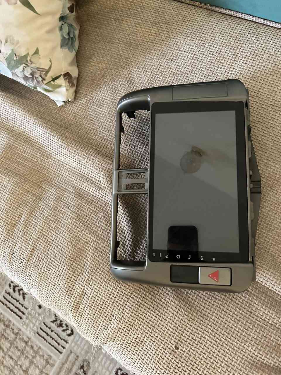 شاشه مال برادو للبيع شغاله  مكاني بغداد ***********
