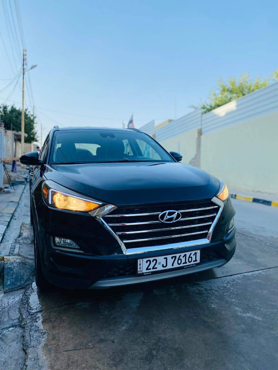 توسان 2021 وارد امريكي  محرك gdi
كير ومحرك وصدر وتبريد شرط. 

فول مواصفات عدّا الفتحة
بصمة تشغيل  وابواب
شاشة كبيرة وكاميرا
تبريد قطعتين 
تحديد مسار 
تحديد سرعة 
تحكمات سترين 
نقطة عمياء 
تدفئة كشنات 
تدفئة ستيرن 
مانع انزلاق
حساسات  
ثلاث انظمة قيادة 
سيارة فول فول وترايها يخبل سيارة
ضررها موضح بالصور  شرط بدون دواخل وايرباك
رقم اربيل دولي. شرط التحويل 
سيارة ماشية  62 كيلو متر.
مكان السيارة الموصل 
للتواصل ***********
السعر 180$
