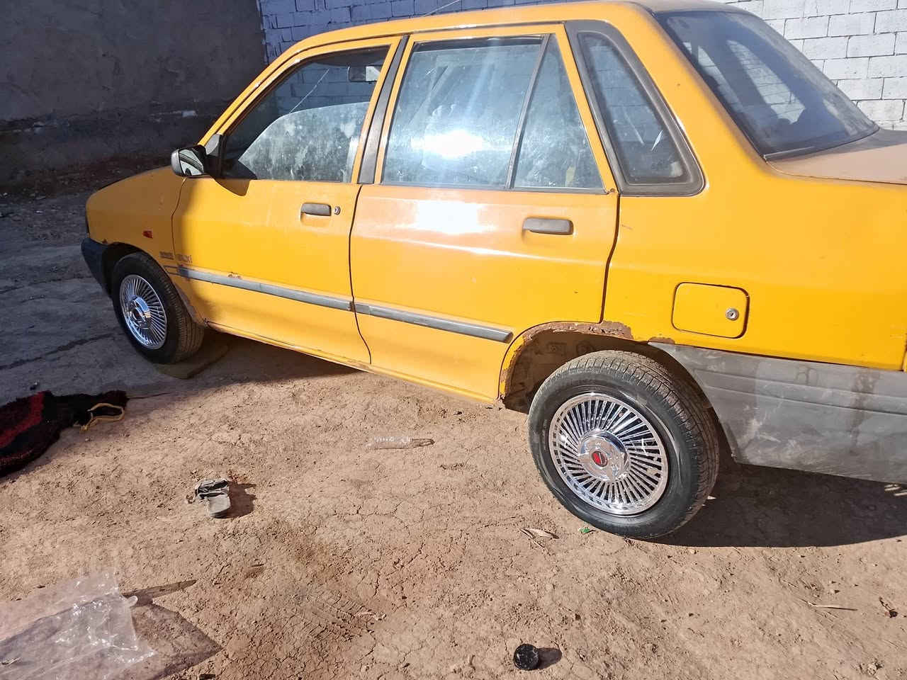 مديل 10 رقم لماني بغداد غرامه ميه عليها صاحبه موجود هيئه مداكها لسعر 15 وبي مجال بسيط كير ومكينه جدد شواصي جدد تخم تاير ***********
