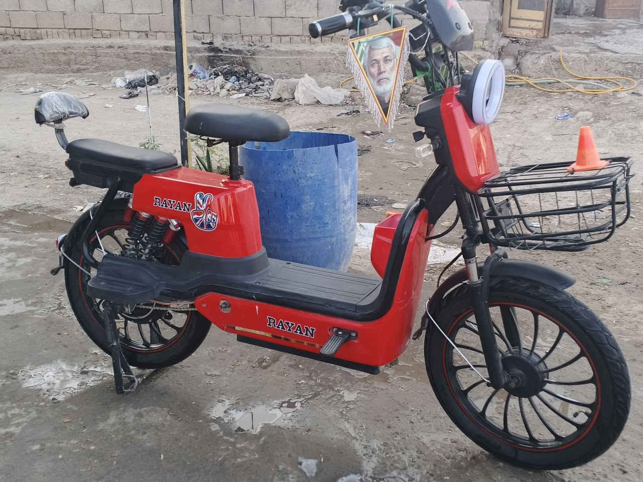 السلام عليكم شباب من رخصت مدير الكروب هاذه بايسكن شحن لبيع ليرده بي خير ويدلل السعر 300وبي مجال المكان مشخاب ليردهن هاذه رقمي ***********
