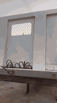 سلام عليكم البيع عربانه ماموت طول 12ونص مطبخ ثلاجه صناديك كاعده سبيرات سحال يرفع تخم تاير تخم جوبلس كهربايات جاهزه اله شغل كبل سعر تصال برقم راعيه ‏‪***********‬‏
