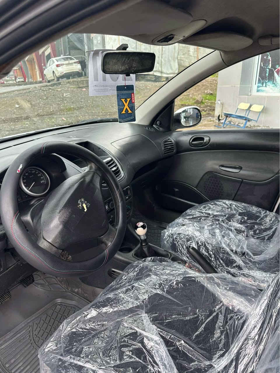 بيجؤ         2011✅

بئ سبووغ          ✅

گئر مةكينة بةشةرت ✅

گئر عادي ✅

سةنةوي پلاستيك اسلي ✅

اوليات بةشةرت         ✅

چوار تايةي لؤكي نوئي لةژئرة ✅

soran ‘ *********** أربيل, العراق
