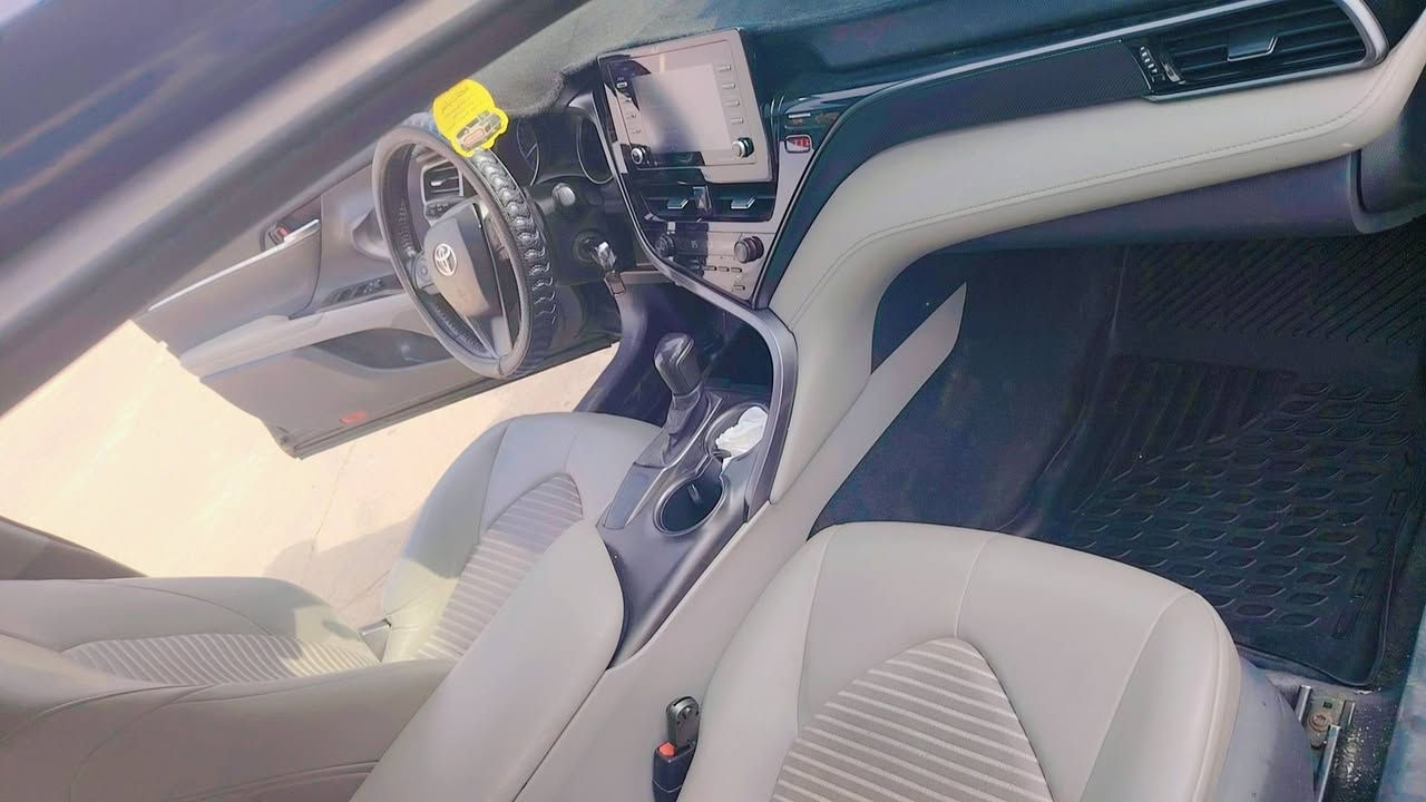 كامري  2021 امريكي . 
4 سلندر 2500 نص فول 
رقم اربيل مسطرة  مواصفاتها معروفة 
بي رصعتين بكد راس الجكارة معدلة مال حصو معدلة PDR بالجاملغ
وبيها بخصة براس الجاملغ الامامي الايمن كذاك معدلة PDR كذلك 
تايرات قبل اسبوع شادهم ويل كب كامري 26 شاد عليها 
للتواصل رقم  .. *********** ....
