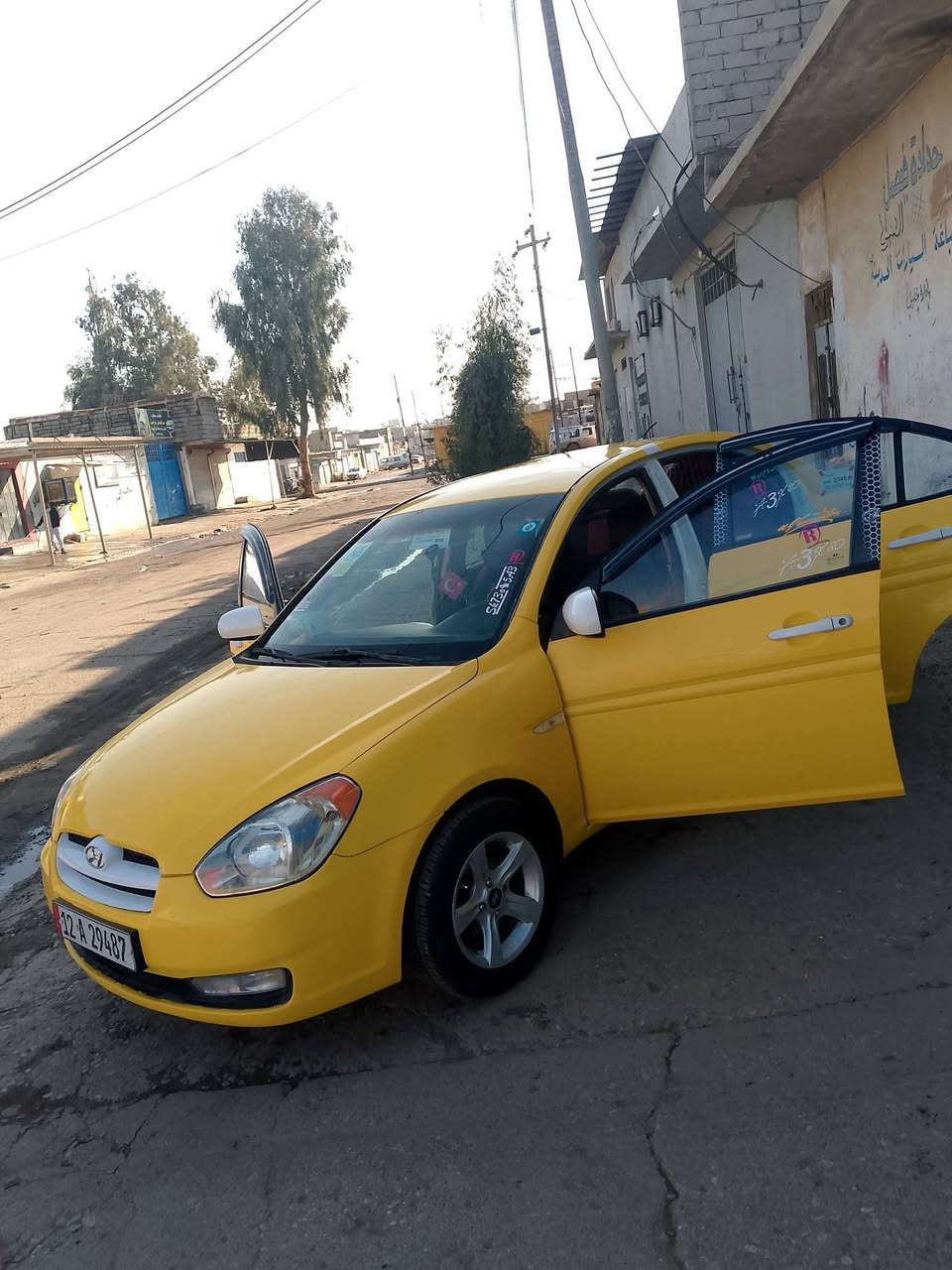 السلام عليكم ورحمة الله 
من رخصت الذمان
اكسن دبدوب 2010فول كير عادي
مكينه 1400ويل كبه مصطر ه
بدون اي ضرار دخل لونين المرغوب ورد كندي 
موصفت فول تحكم استيرن شاشه مركزي ليت زينول مع لد
بدون ضرار رقم نينوئ دول هيه وغرمات صفر صخم امامي وخلفي وطخم تير جديد مكينه وكير شرط السياره صبغ جديد دخل حيل نضيف شباب اني مكلف بل نشر خبار صاحبه *********** كورك ***********اسايه وبخدمتكم تحياتي لجميع
