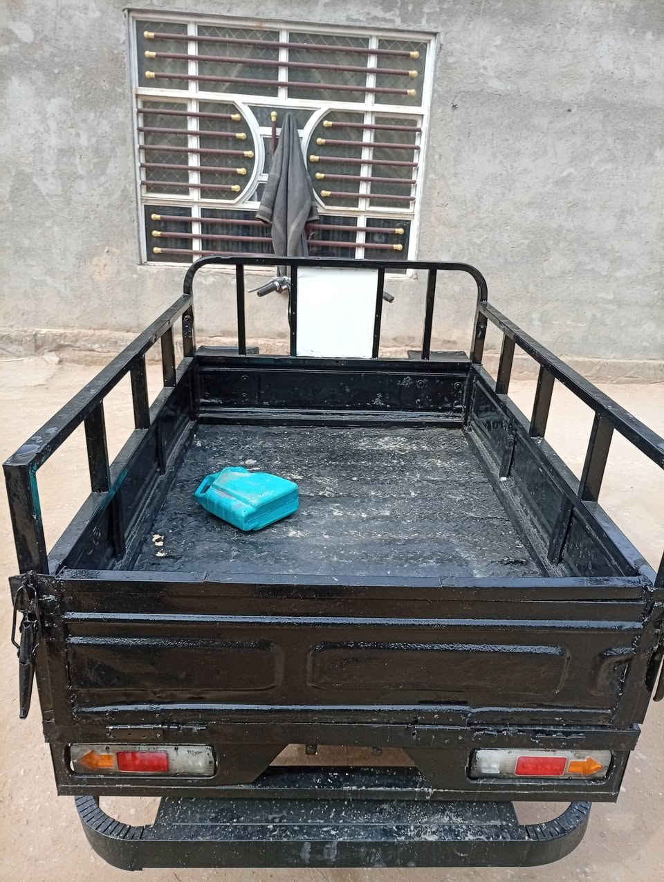 السَلٱمٌ  عـْليگمٌ ستوته للبيع 2015كلك محرك ناعم ركبه مكفوله شاصي نضيف. مضبوغه عام   تايرات جدد سعر 800 وبيها مجال مكاني نجف مشخاب خاص.  وبيك خير ودلل


**إذا كنت صاحب هذا الإعلان وتريد حذفه لأي سبب، رجاءا أرسل رسالة إلى الدعم الفني**