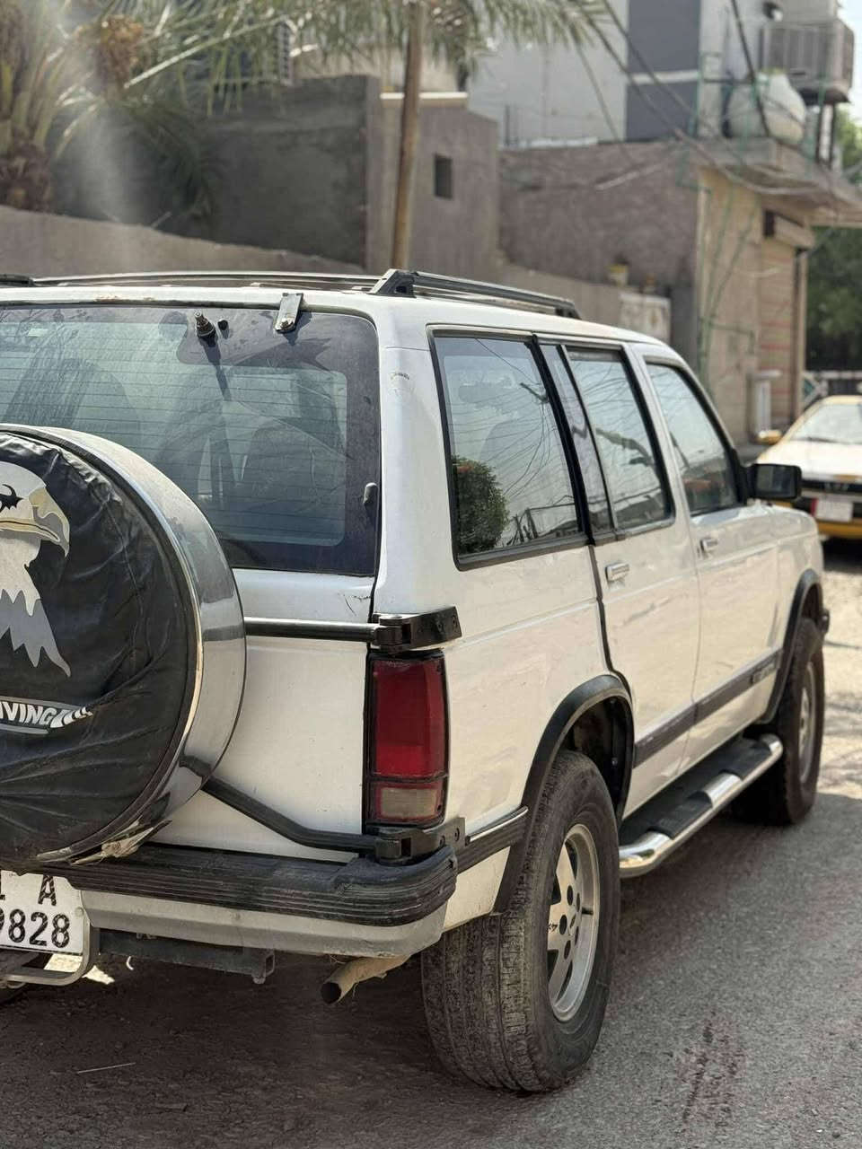 سلام عليكم بلايزر للبيع موديل 92 سيارة كير ومحرك بلادي اوتماتيك رقم بغداد أرقام وسنويا مجددات السعر 35 ورقة سيارة مكفوله من ضربه وصبغ حتى تبريد شغال العنوان واسط العزيزية الاتصال ع رقم الهاتف ***********
