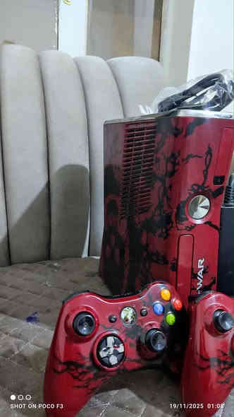 اكس بوكس باندل اصلي مهكر حيل حيل نظيف نظام ارورة يحتوي على 85لعبه قويه ويحتوي على 2جوستك بلادي وغراضه كله بلادي شرط الفحص السعر 125وبي مجال للطيبين توصيل جميع المحافظات متوفر ***********
