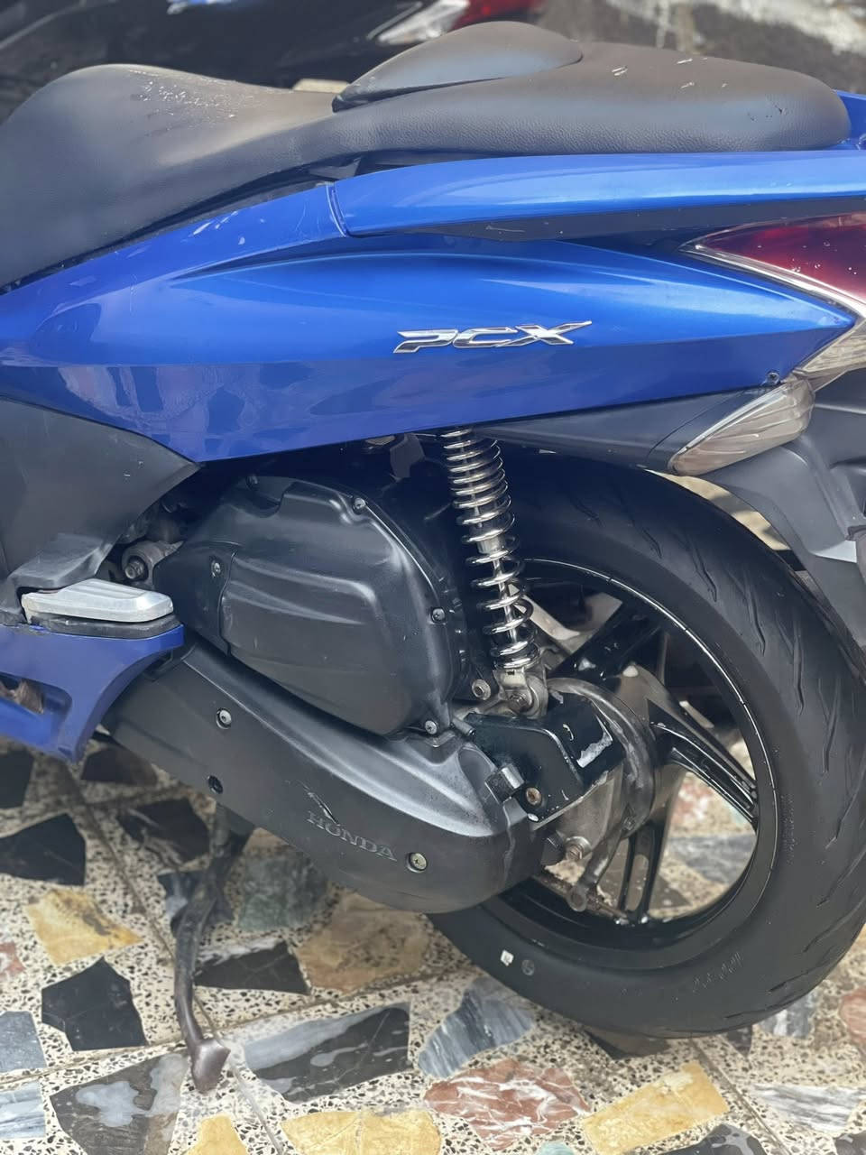 السلام عليكم شباب للبيع
pcx
الزرگه جيل أول ياباني 
السوده جيل ثاني ياباني 
كاملات من كل النواحي
المكان بغداد ***********
