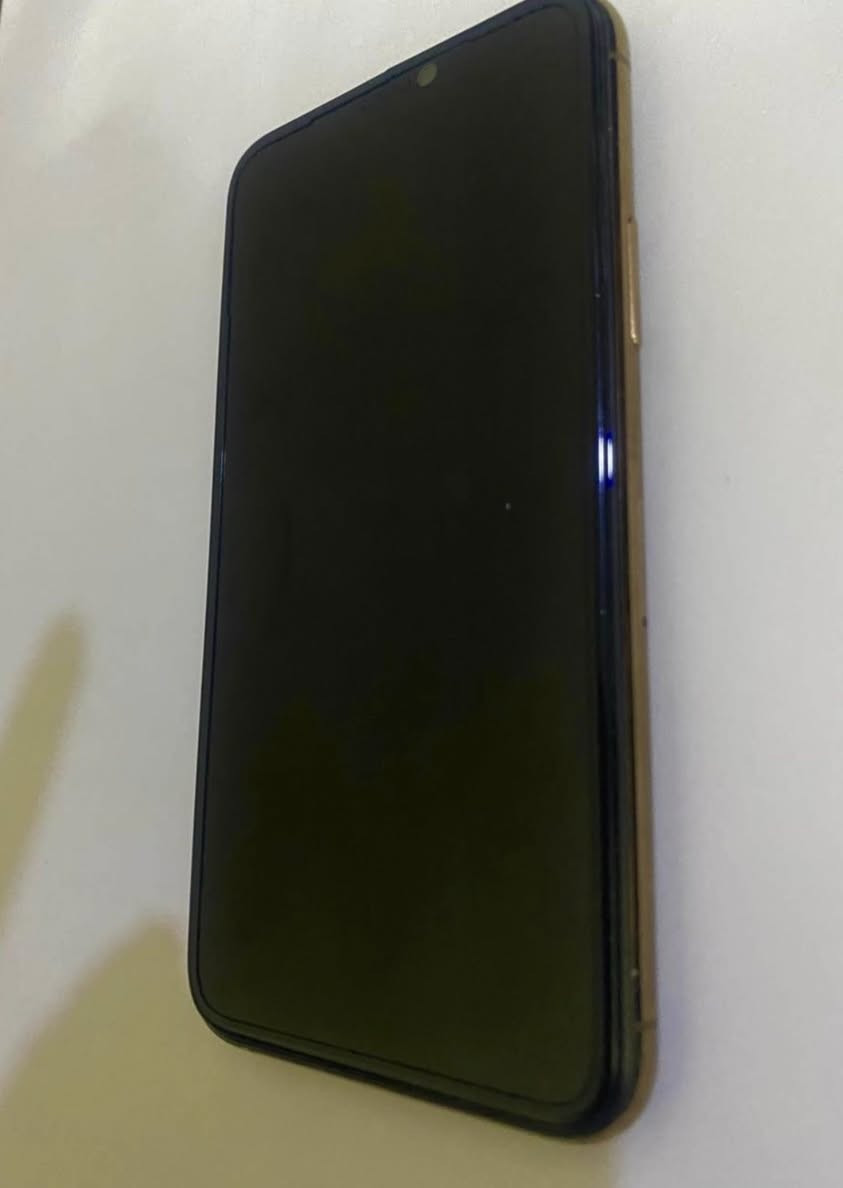 آيفون 11 برو للبيع 
ذاكره 512 
بطاريه 75 بلادي 
الجهاز ما مفتوح 
 نظيف جدا 100‎% 
السعر 325 
للاستفسار ***********
