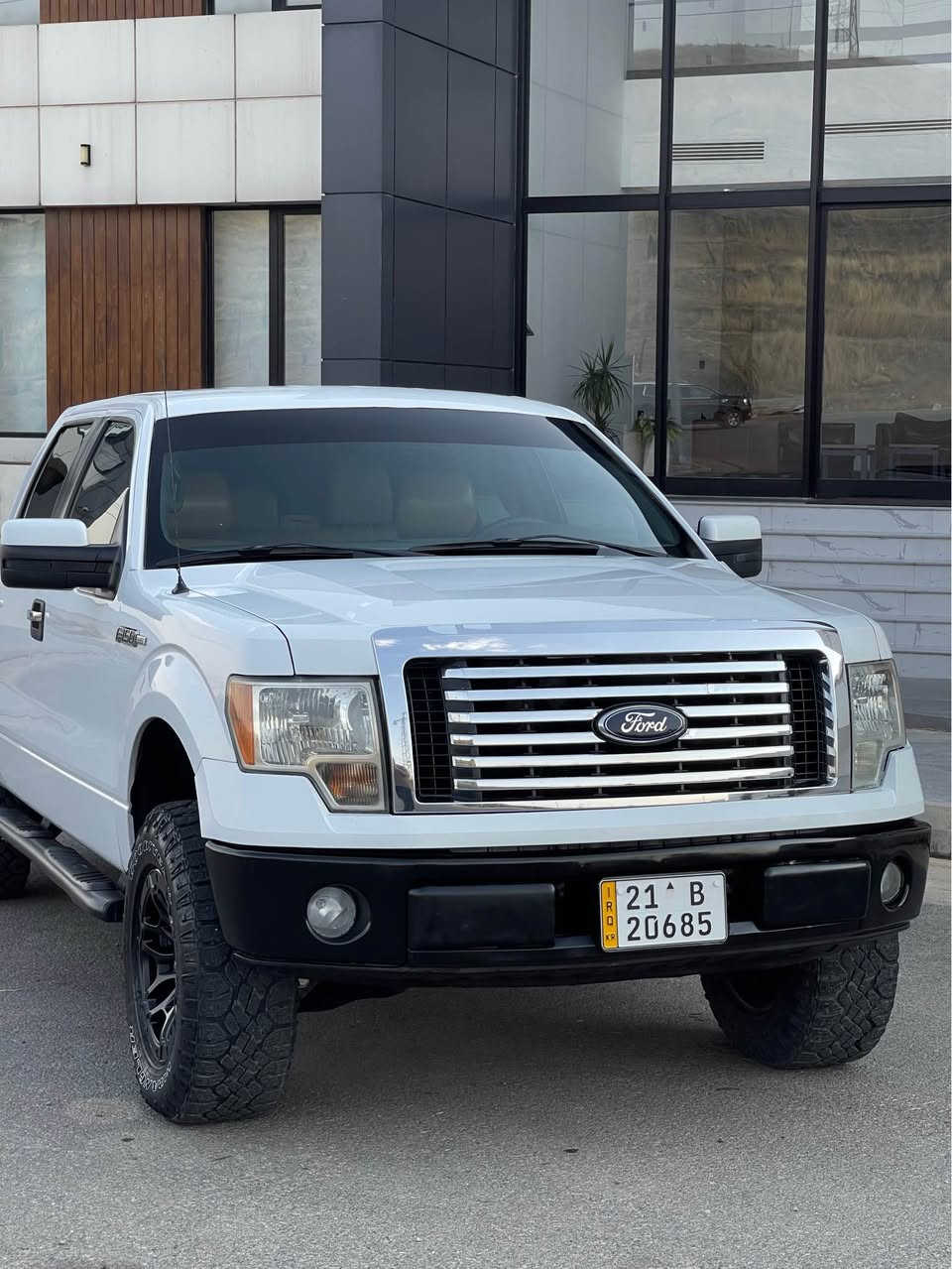 بۆ فرۆشتن: فۆرد F-150 FX2 مۆدێل ٢٠١١ 🛻
 
❖ مۆدێل: ٢٠١١ (ڕەنگی سپی)
❖ جۆر: FX2 (لێخوڕینی 4x2)
❖ بزوێنەر: V8 (مەکینە بەشەرت)
❖ بۆیاخ: بێ بۆیاخە (تەواو پاک و بێ کێشە).
❖ ناوەوە: ناو زەرد و کوشن جلد (زۆر خاوێن، وەک لە وێنەی ⁠دیارە).: چوار تایەی good ⚡️year  تايه .
❖ ژمارە و سەنەوی: ژمارەی سلێمانی نوێیە، سەنەوی تا ٢٠٣١ تازەیە و بەشەرت.
❖ تێبینی: سەیارەکە هی کۆمپانیای نیڤایە، زۆر توندوتۆڵە، بێ مەسرەف و ماڵی دۆستە.
💵 نرخی قفل: ١٣٨ وەرەقە - بەم مواسەفات و پاکییە بەو نرخە لە هەموو عێراقدا نییە!
📞 ژمارەی تەلەفۆن2003-140-0770
━━━━━━━ ★ ━━━━━━━ السليمانية, العراق


**إذا كنت صاحب هذا الإعلان وتريد حذفه لأي سبب، رجاءا أرسل رسالة إلى الدعم الفني**