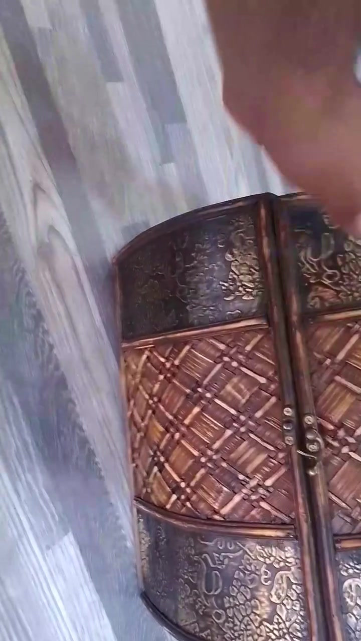 صندوق خشب مثل مموضح بالفديو اول تم٢٥


**إذا كنت صاحب هذا الإعلان وتريد حذفه لأي سبب، رجاءا أرسل رسالة إلى الدعم الفني**